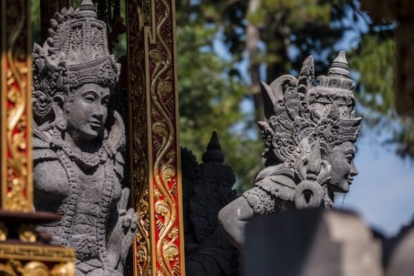Unveiling Bali's Hidden Treasures: Exploring Local Artists and Artisans